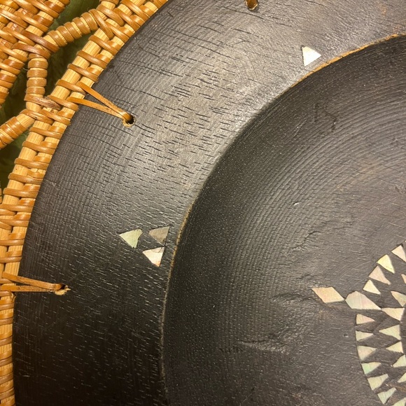 5310-OTT Tribal Hand Woven Rattan Bowl Dark Wooden Base Mother of Pearl Design - Picture 7 of 12